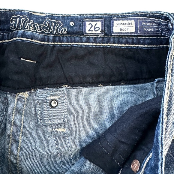 Miss Me Distressed Signature Boot Cut Jeans Size 26 - Picture 4 of 8